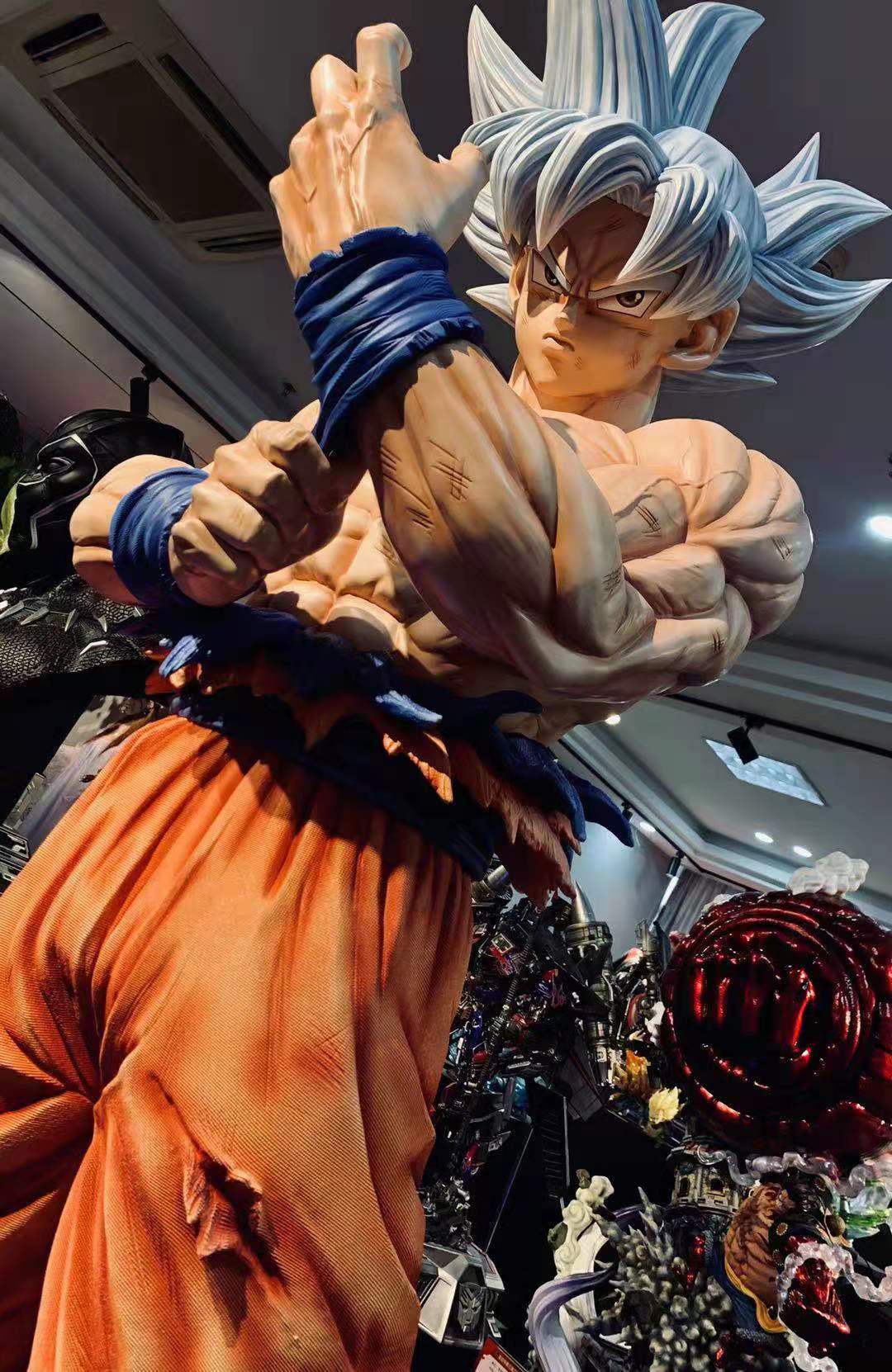 Infinite Studio - Goku SSJ Lifesize 1/1 scale