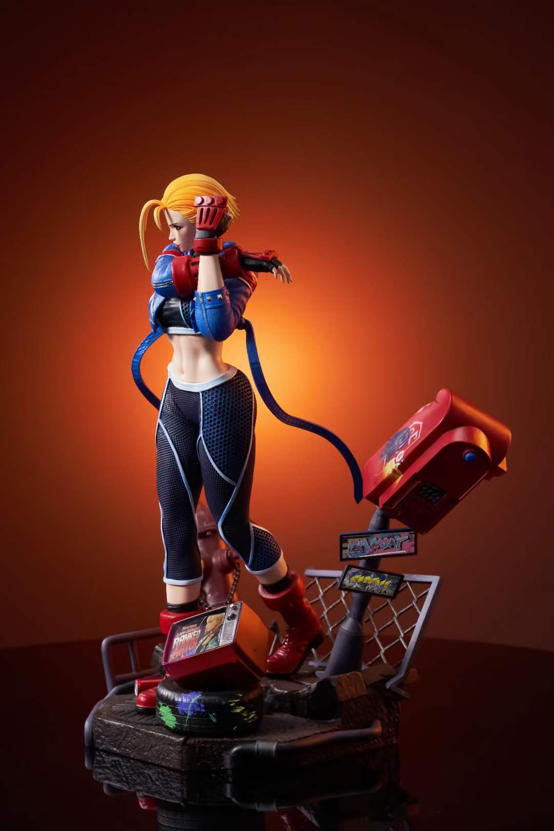 1/4 Scale Cammy White with LED - Street Fighter Resin Statue